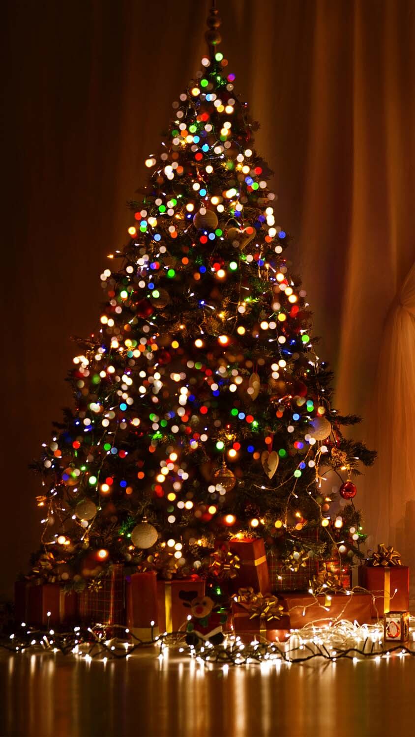 Christmas Tree Bokeh Lights iPhone Wallpaper HD